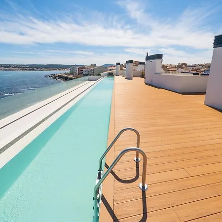 Montse Con Terraza L' Escala
